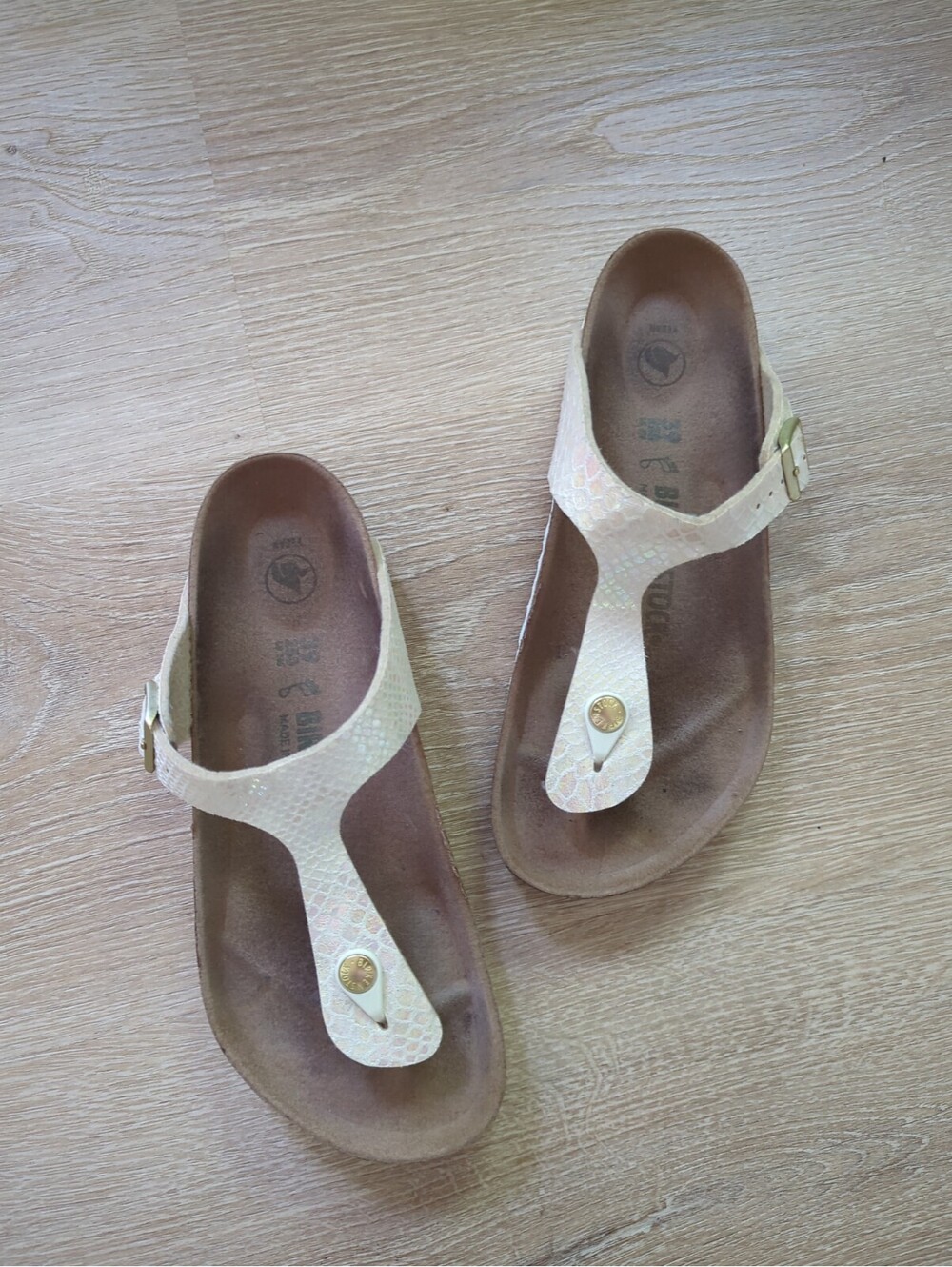 Birkenstock Unisex Gizeh Micro Fibre Metallic Stone Women’s Size 8 EUR 39